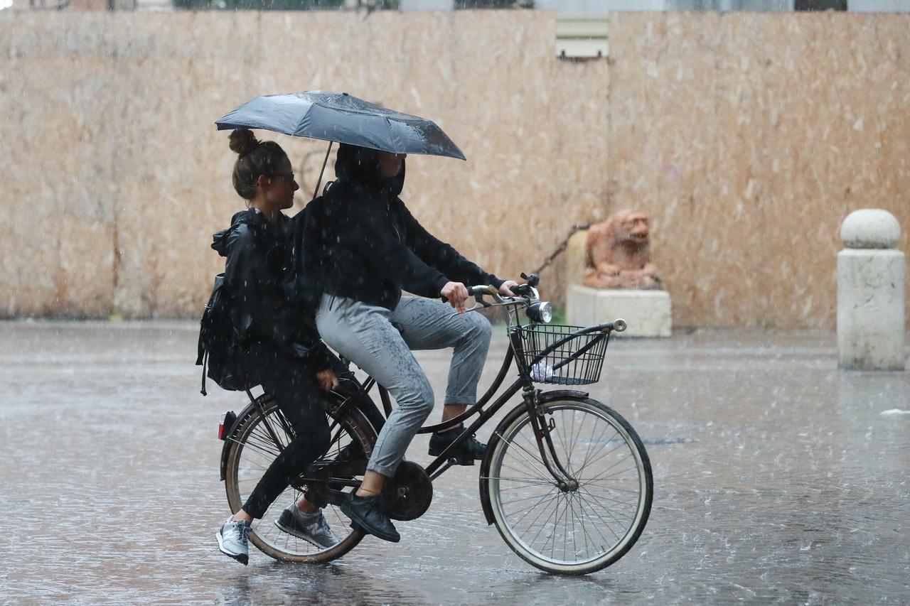 Ferrara, allerta meteo gialla per l’Immacolata