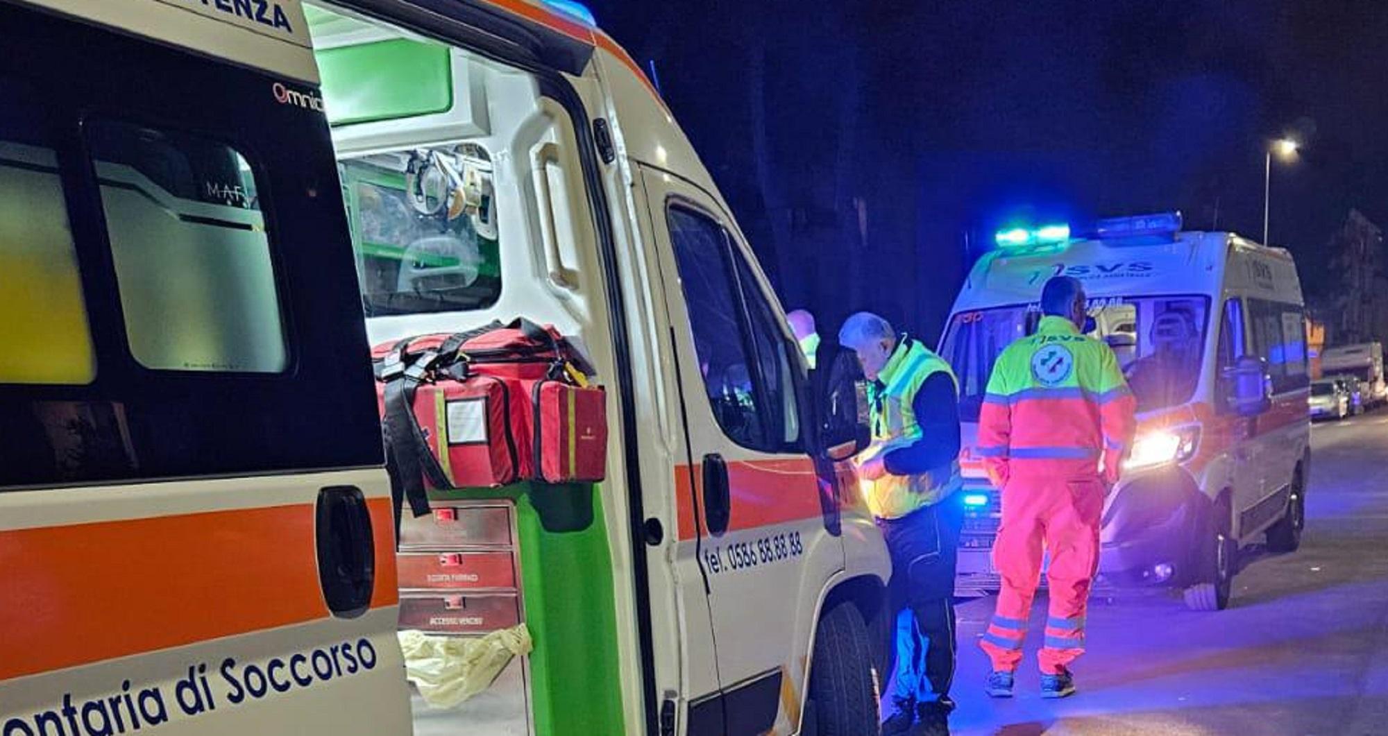 Soccorritori della Svs impegnati in un intervento con la polizia (foto d'archivio)