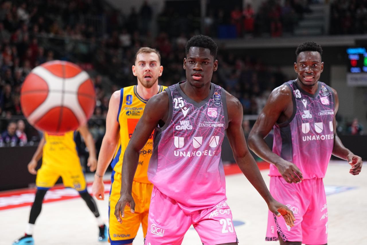 Mezzogiorno di fuoco per la Unahotels nella tana del Napoli