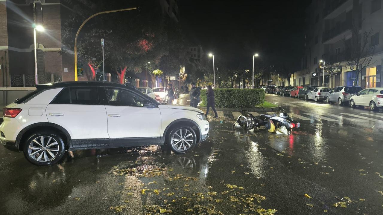 Sassari, scontro tra un’auto e un motorino: due ragazze di 17 e 18 anni all’ospedale in codice rosso