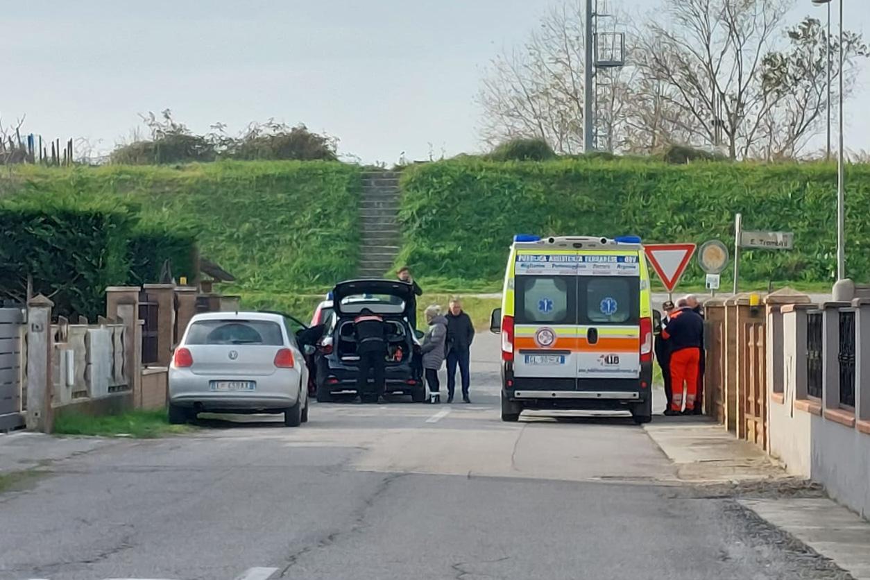 Trovata morta in casa a Gorino, le figlie la aspettavano al bar