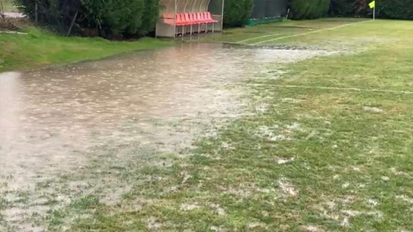 Maltempo, campi impraticabili: partite rinviate in provincia di Ferrara