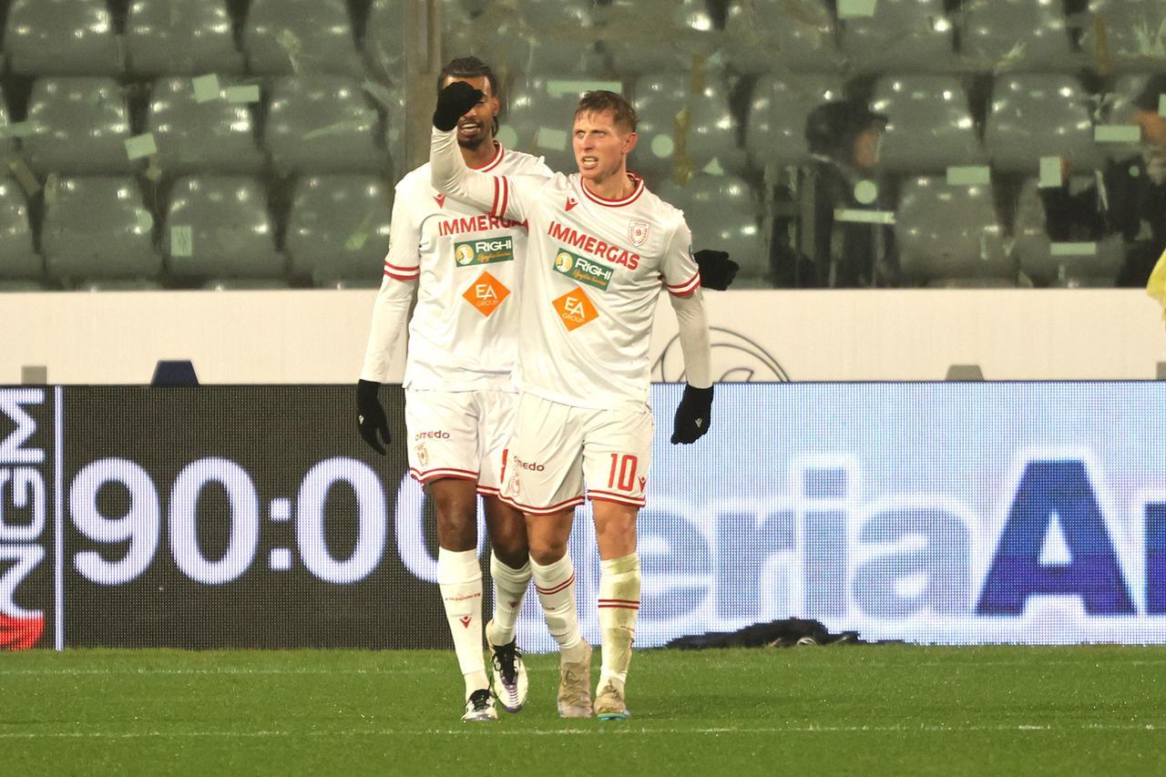 Cremona-Reggiana 0-2: Vergara e Vido stendono i grigiorossi