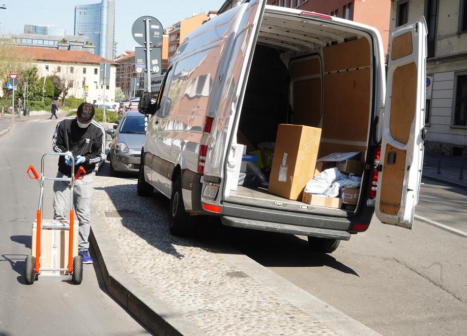 Amazon: «Per noi fondamentale la tutela del lavoro dei corrieri»