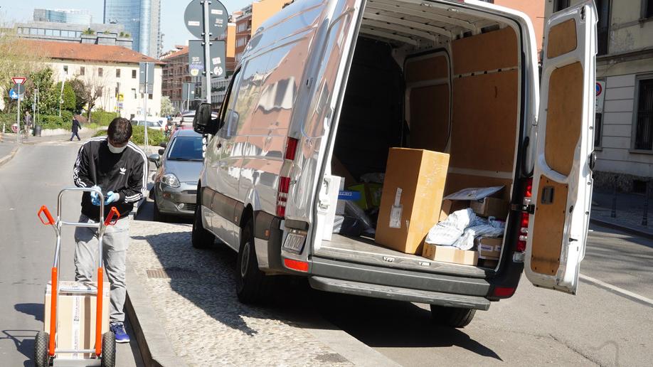 Amazon: «Per noi fondamentale la tutela del lavoro dei corrieri»