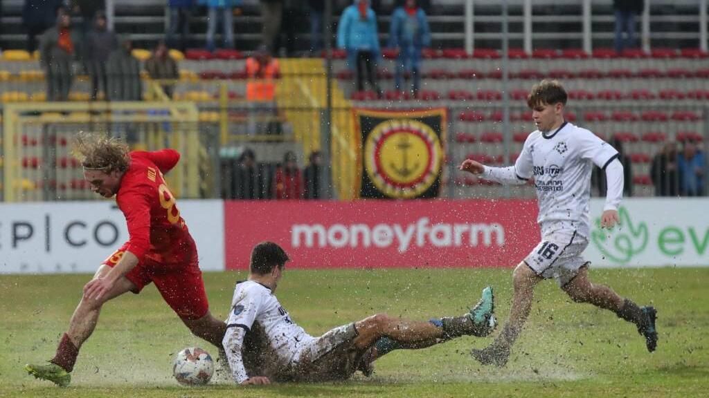 La sfida tra Ravenna e Cittadella su un campo inzuppato