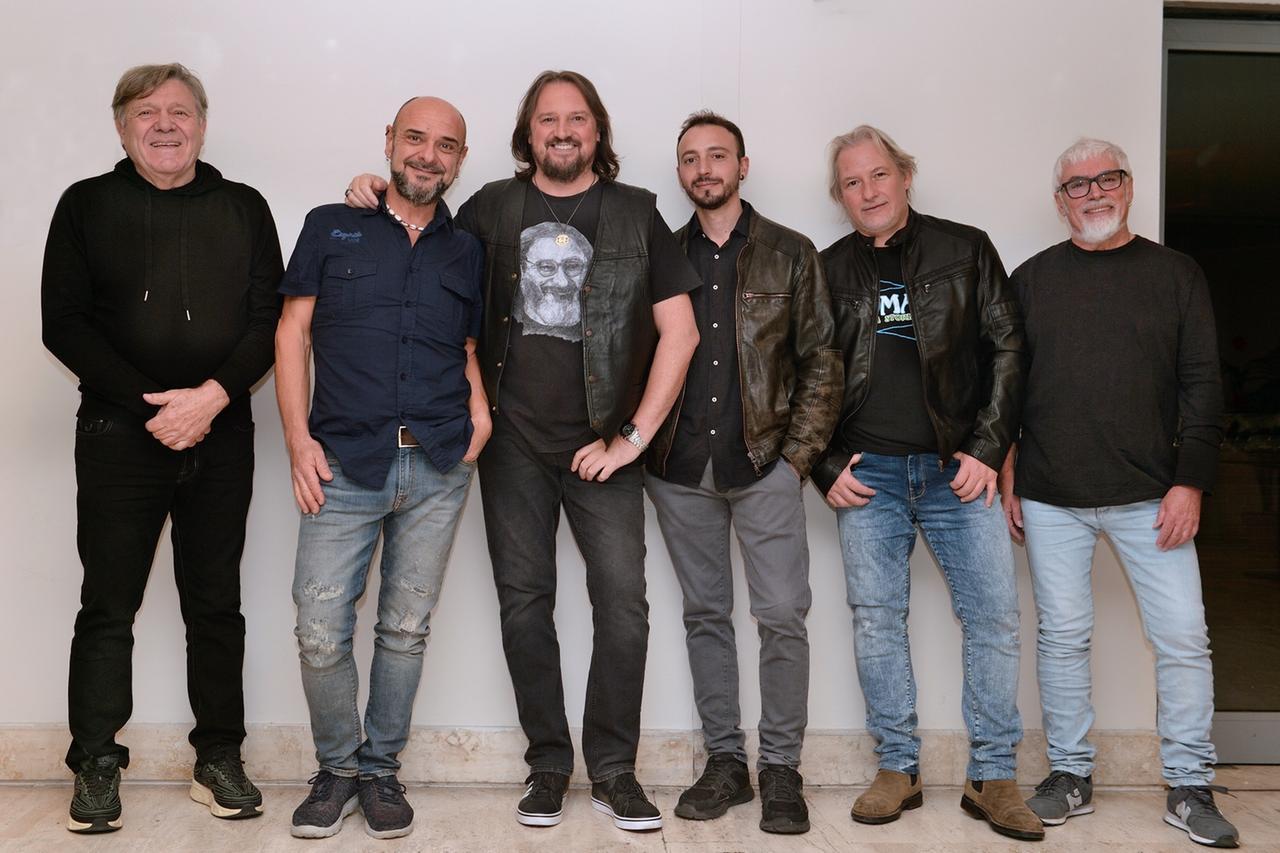 Nuovo tour per i Nomadi: «La nostra storia è ancora una favola»