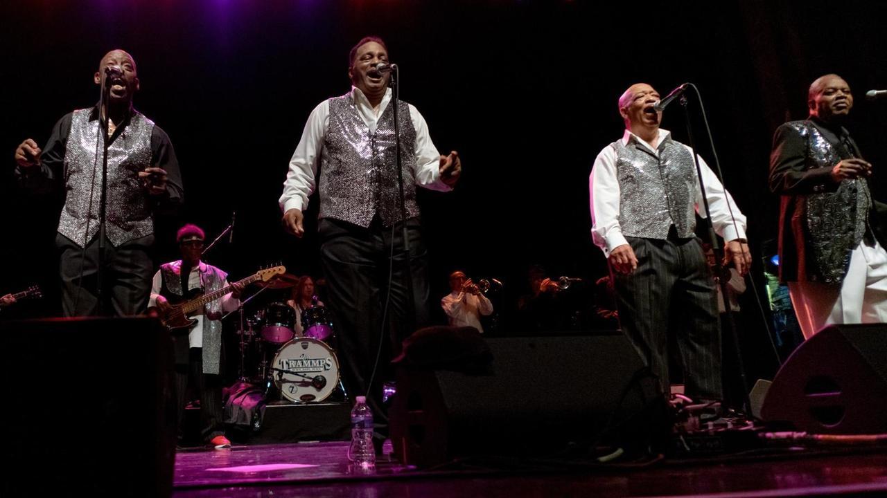 Disco Inferno a Golfo Aranci: arrivano i Trammps