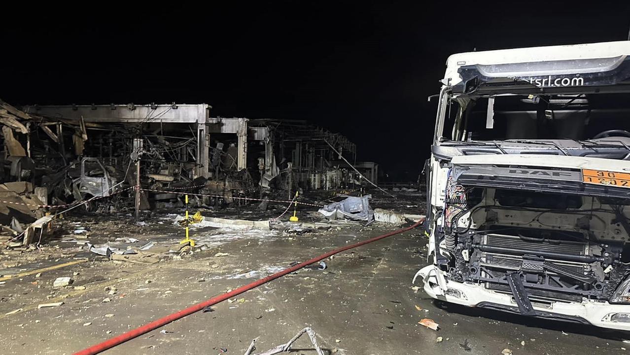 Calenzano, gli effetti devastanti dell'incendio (foto Croce Rossa comitato Firenze)