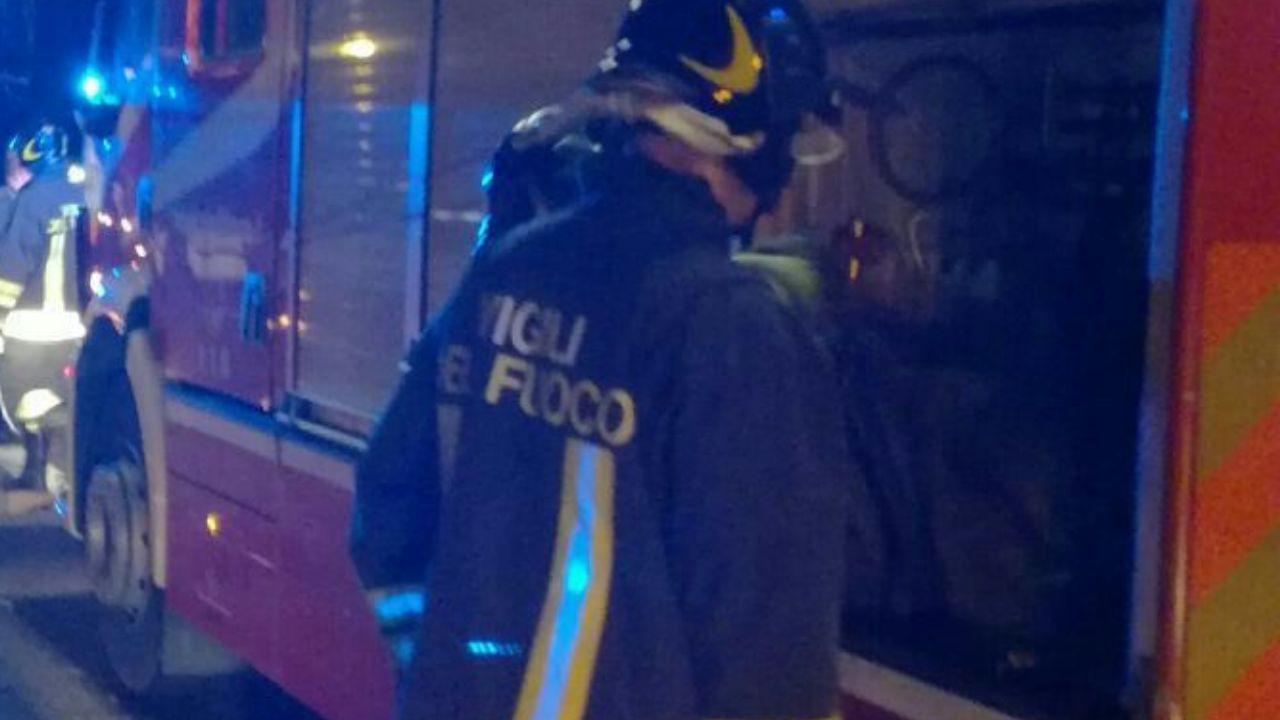 Tre morti nel maxi incidente sull’autostrada: lo schianto nel tratto maledetto, il nevischio e la dinamica