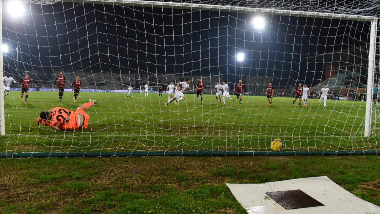 Il gol decisivo (foto Sernacchioli)