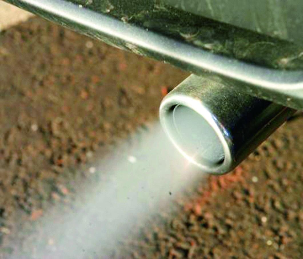 Il parco auto della Sardegna tra i più vecchi d’Italia: solo 3mila auto elettriche