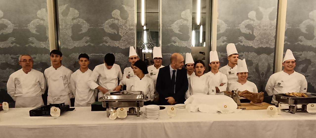 Arzachena, la zuppa gallurese dell’Ipsar conquista la Francia