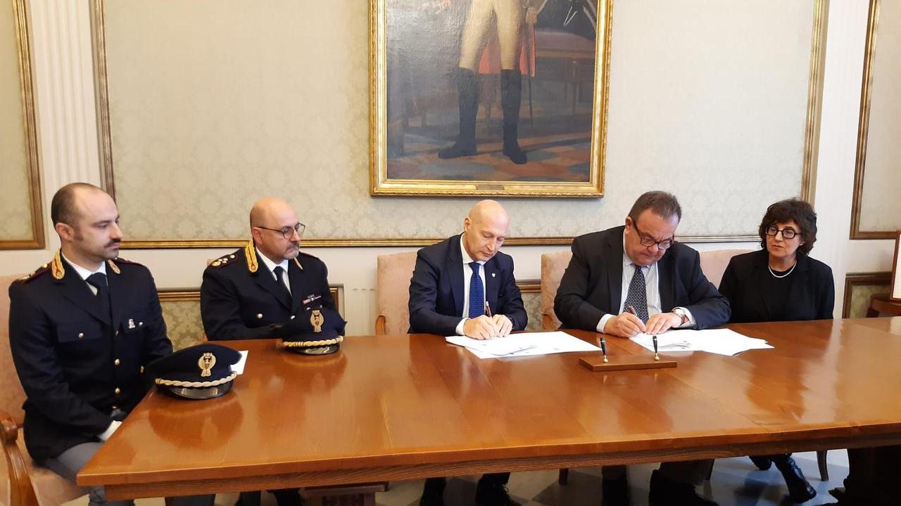 Sassari, accordo tra Università e Questura per il rilascio dei permessi di soggiorno agli studenti stranieri