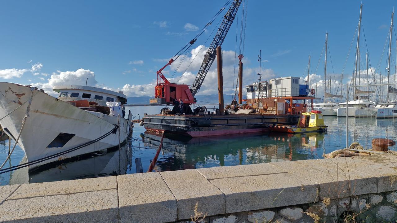 La motonave Gennaro Cantiello a Su Siccu 