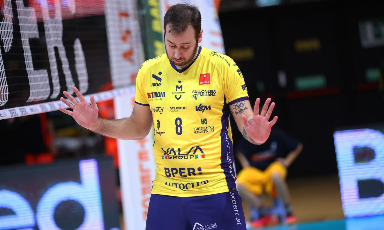 
	Luciano De Cecco, capitano di Modena Volley, si scusa

