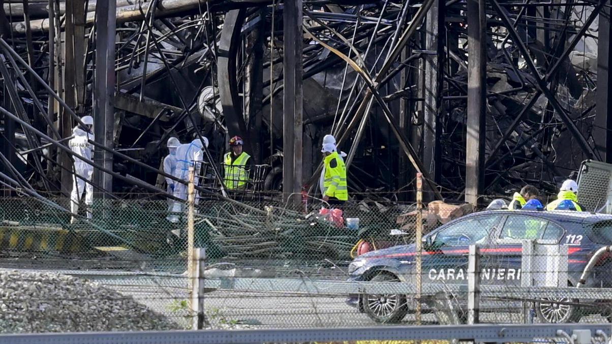 Gli accertamenti dei carabinieri sul luogo del disastro