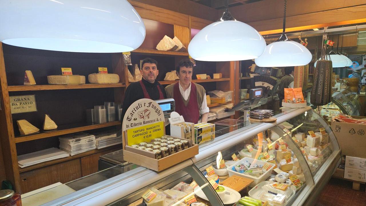 Ferrara, salvate due “botteghe storiche” premiate per la tradizione