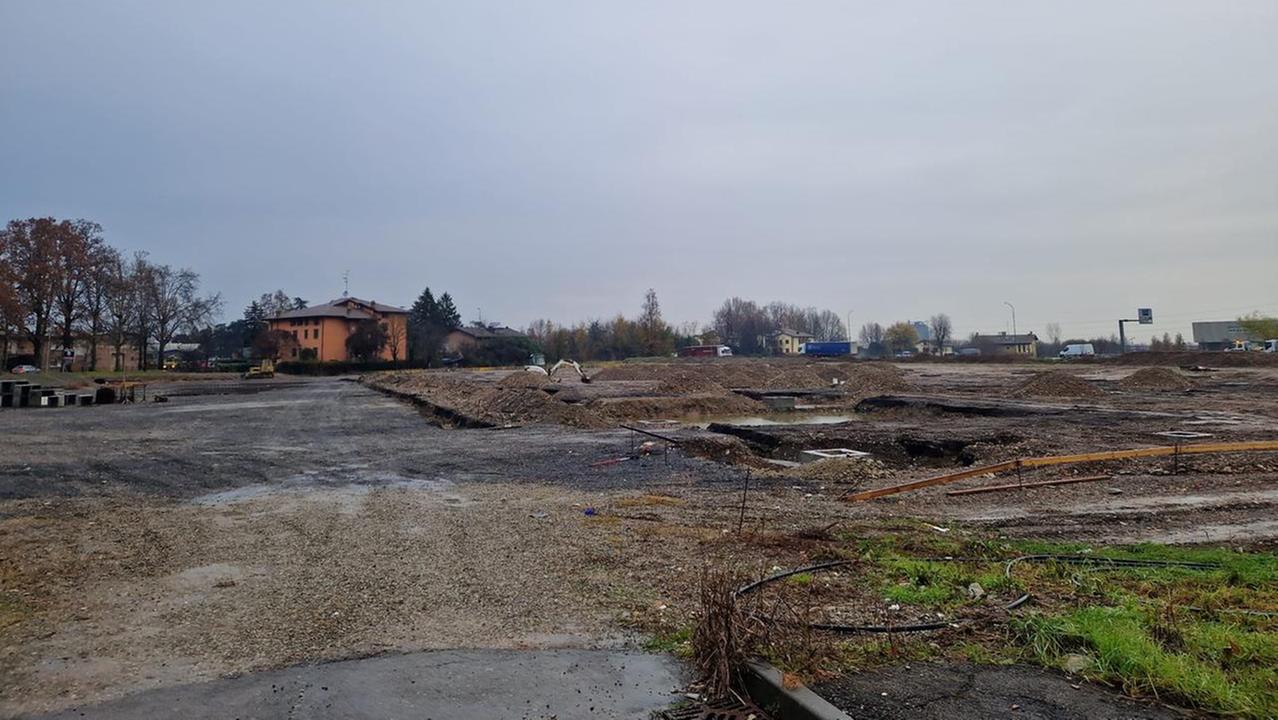 L'area che diventerà il nuovo parco commerciale di Villa Sesso