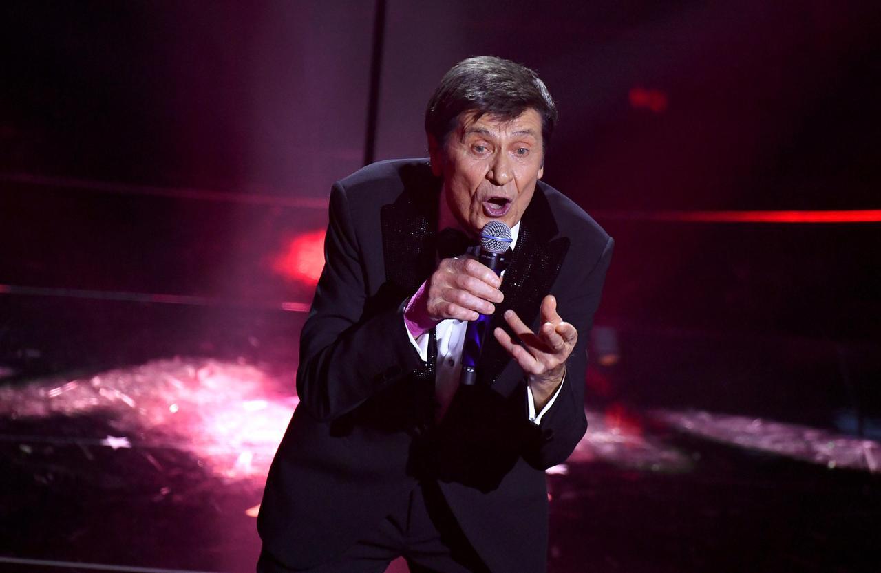 Gianni Morandi, l’eterno ragazzo ragazzo compie 80 anni