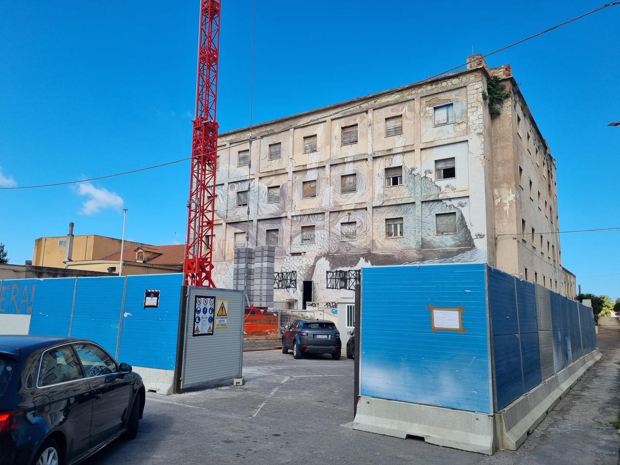 
	Sassari la struttura dell'ex Turritania in Piazza Sant'Antonio (foto <strong>Mauro Chessa</strong>)

