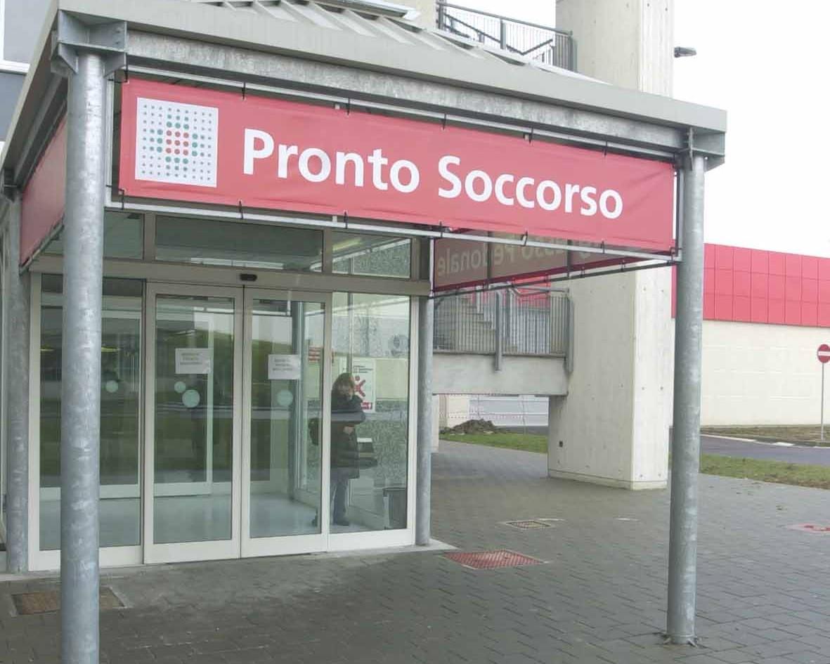Operaio intrappolato in un rullo: ferito