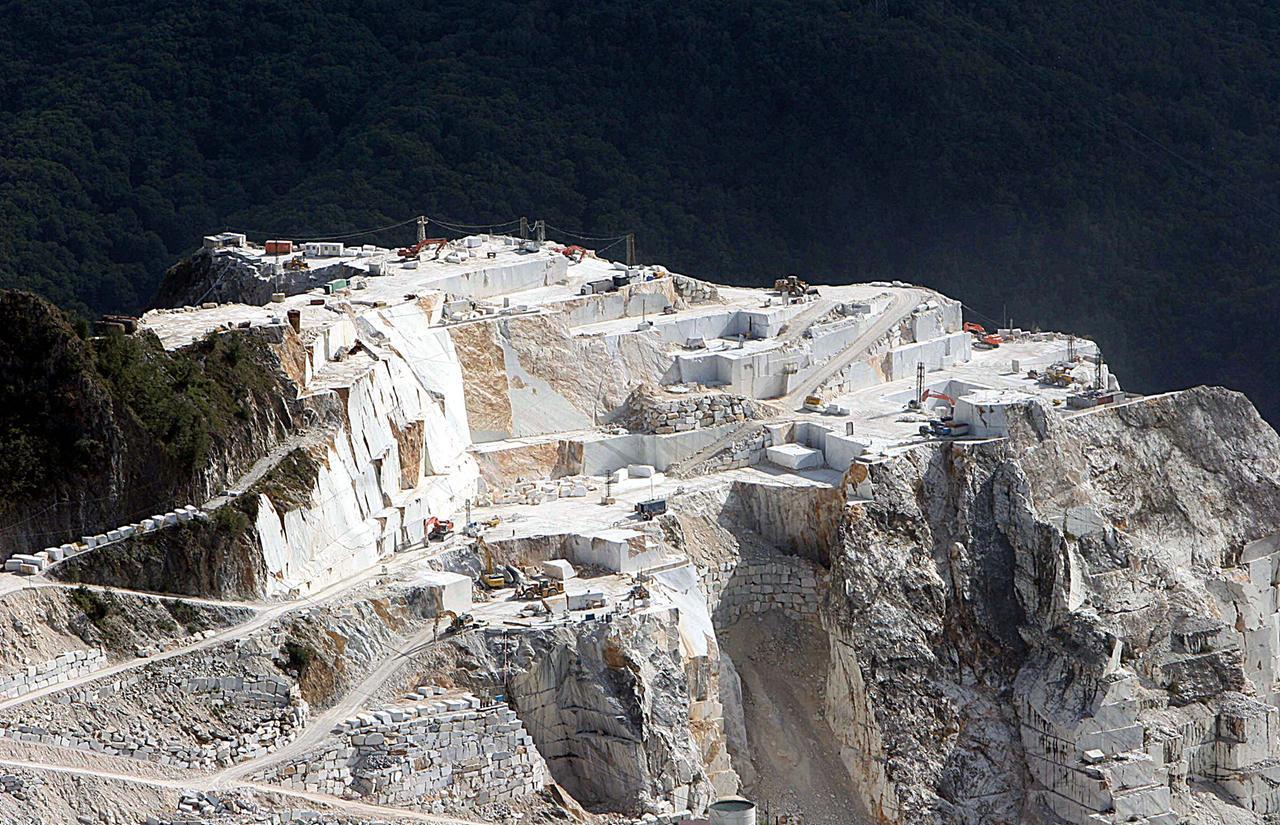 Carrara, valori medi del marmo: il nuovo tabellone ed ecco chi pagherà più tasse. Tutti i dati