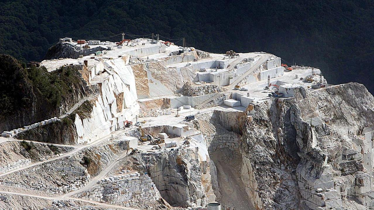 Carrara, valori medi del marmo: il nuovo tabellone ed ecco chi pagherà più tasse. Tutti i dati