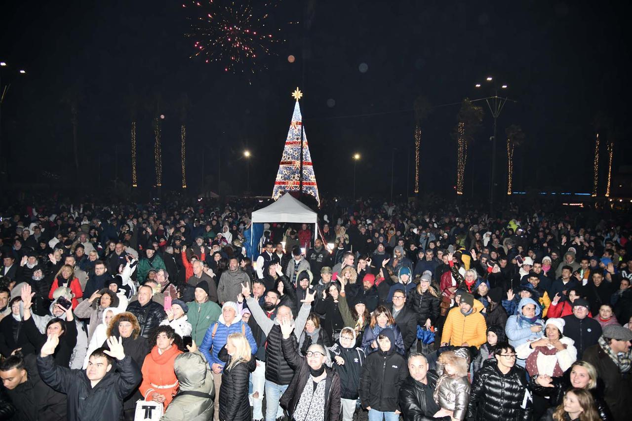 Viareggio, Capodanno in musica in piazza Mazzini ricordando gli anni ’90