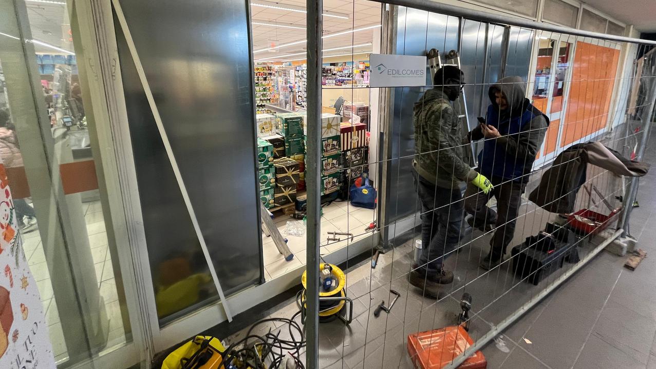 I danni al Conad di Stagno (foto Franco Silvi)
