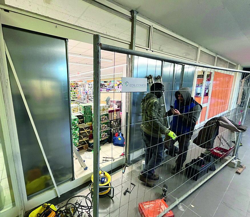 
	I danni alla Conad di Stagno

