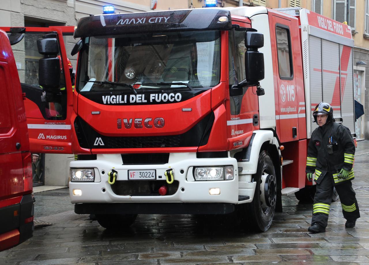 Fuga di gas, strada chiusa e famiglia evacuata