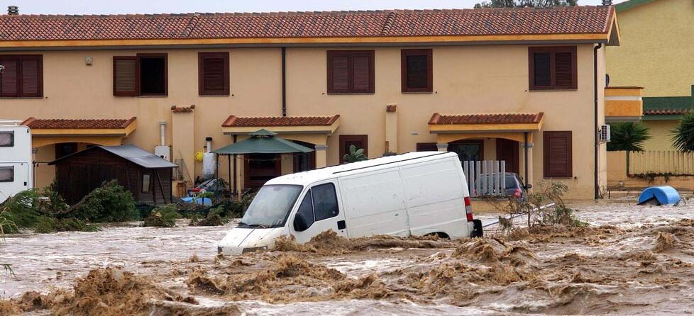 Clima impazzito, nell’isola più caldo e piogge estreme
