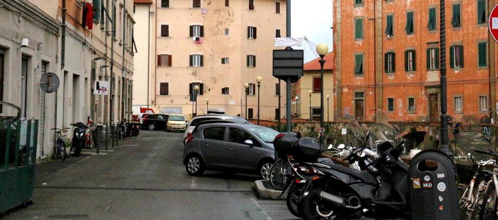 Venezia, rivoluzione parcheggi: «Meno stalli blu lungo gli scali»