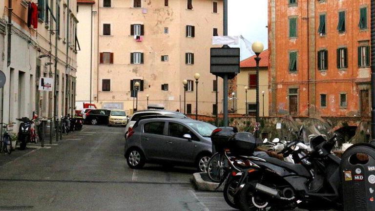 Venezia, rivoluzione parcheggi: «Meno stalli blu lungo gli scali»