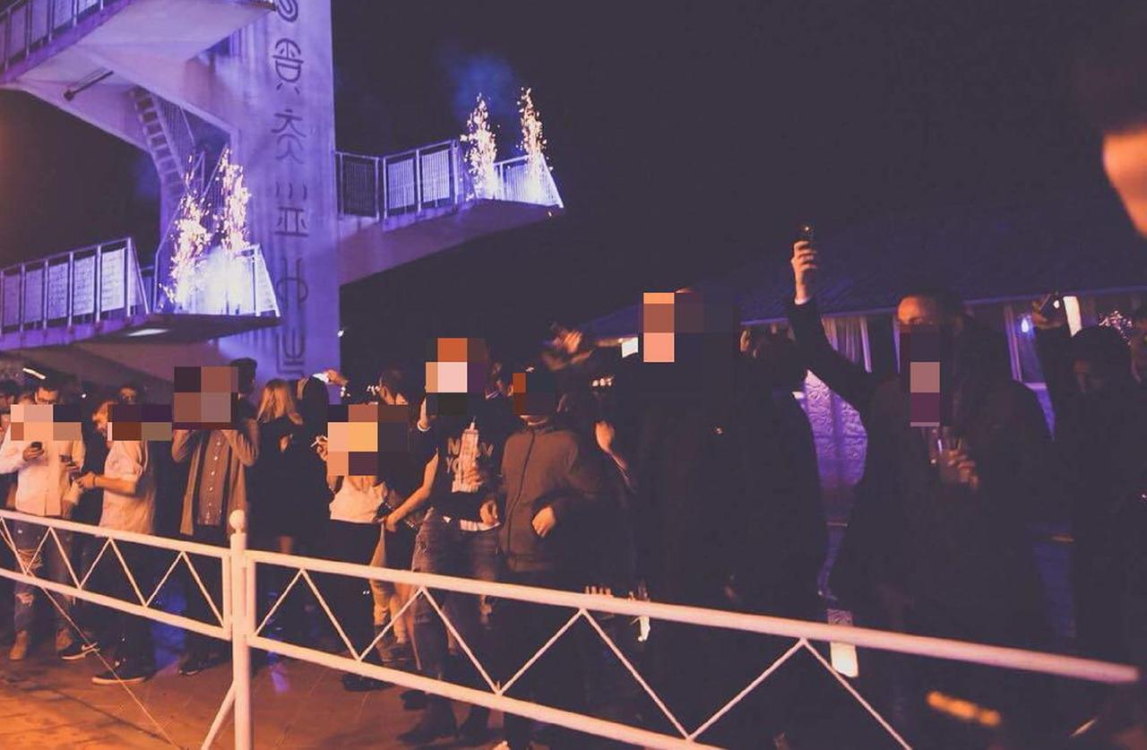 
	Persone durante una serata al Boccaccio club (foto d'archivio)

