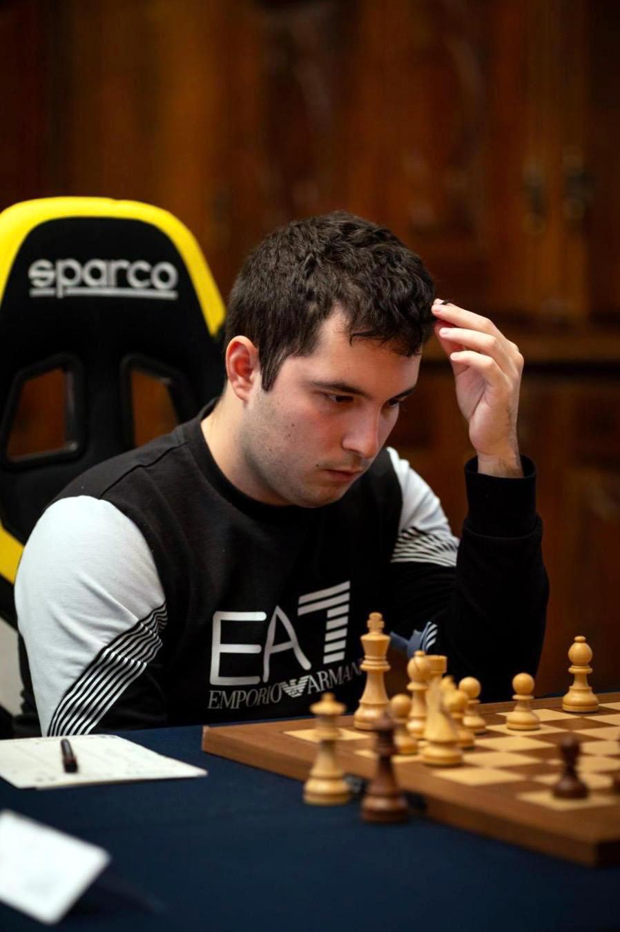 Tra alfieri, torri e regine è Francesco Sonis il re degli scacchi in Italia