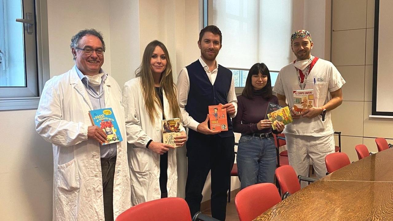 Libreria Giunti, i clienti di Reggio Emilia donano 500 libri alla Pediatria