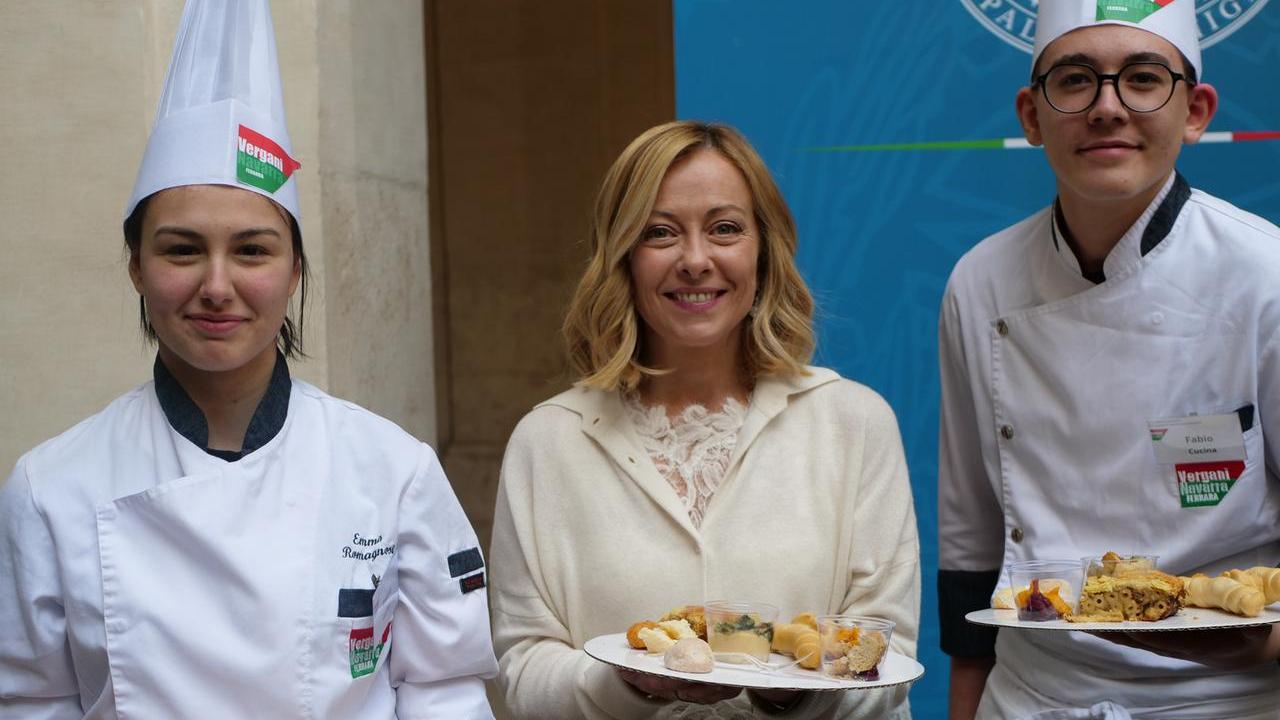 Il buffet di Natale a Palazzo Chigi curato dagli allievi del Vergani di Ferrara