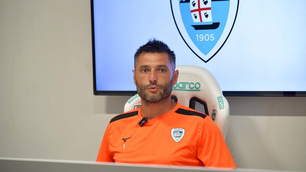 L’ex tecnico dell’Olbia Marco Amelia sulla panchina del Sondrio