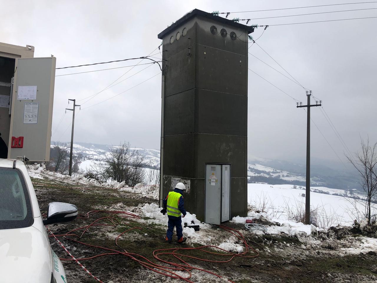 Blackout in montagna, due strade chiuse per lavori di Terna