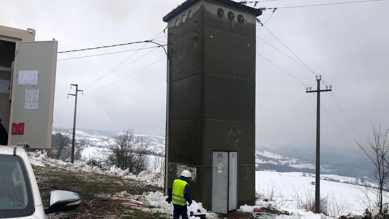 Blackout in montagna, due strade chiuse per lavori di Terna