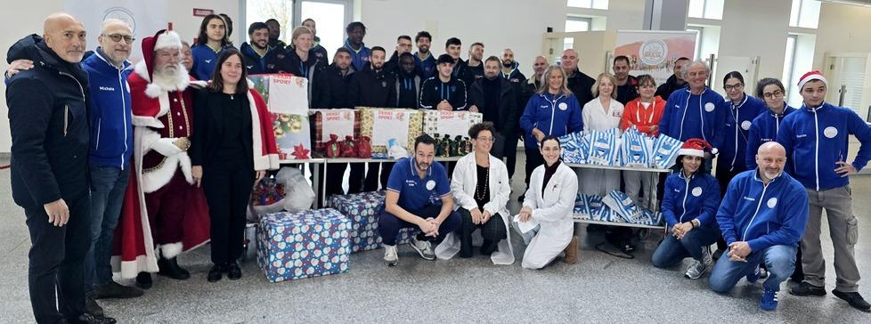 Spal e Adamant ospiti a Cona. Regali per i bimbi ricoverati