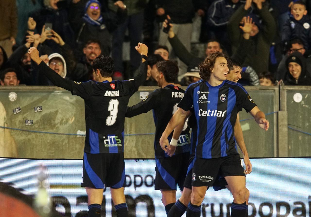 Moreo si abbona al gol e il Pisa non si ferma, il Bari cade 2-0 all’Arena