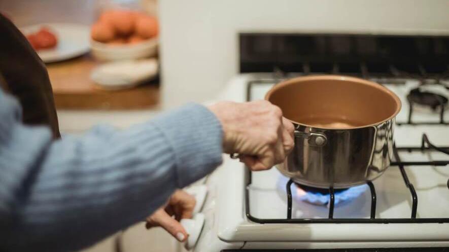 Carpi, «Contatori del gas non sostituiti, da quasi un mese viviamo al freddo. Speriamo di passare il Natale al caldo»