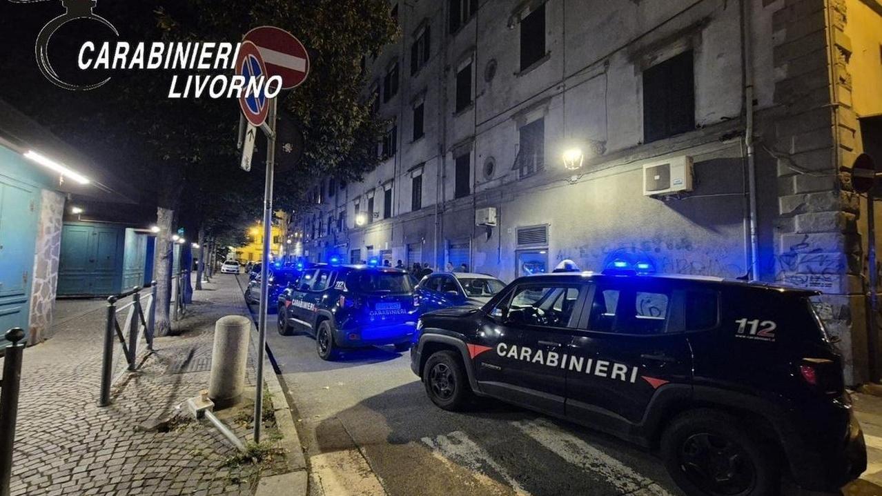 Una pattuglia dei carabinieri nella zona di piazza Garibaldi (foto d'archivio)