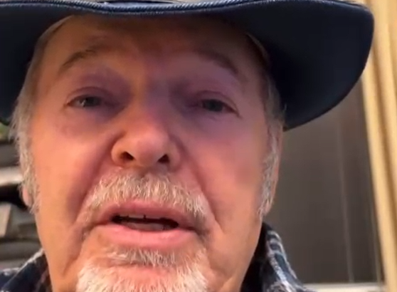 Vasco Rossi ironizza su Salvini e il nuovo Codice della strada: «Vi arrestano per un canna, ma è per il vostro bene»