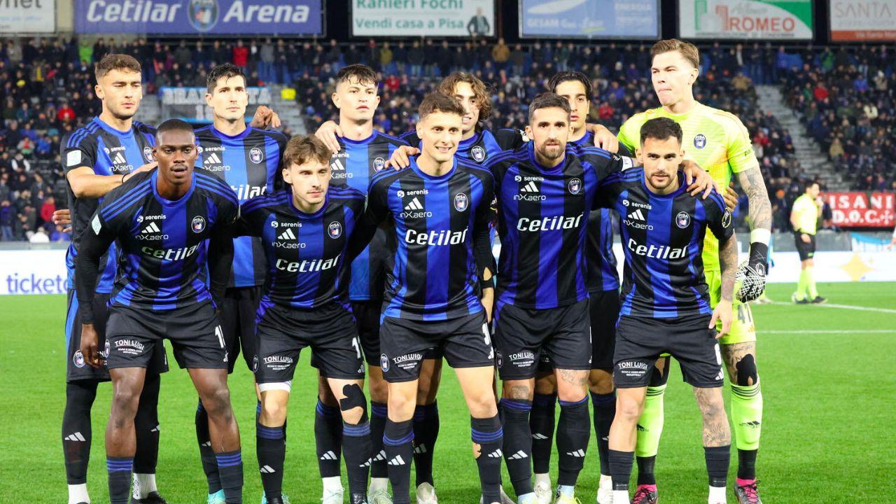 L’undici iniziale schierato dal Pisa contro il Bari (Muzzi)