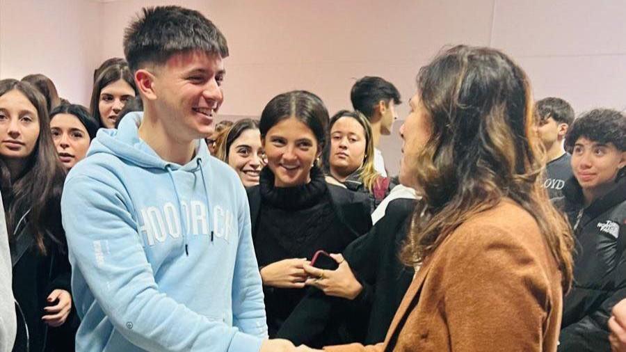 Alessandra Todde agli studenti di Alghero: «Credete nella Sardegna e progettate qui il vostro futuro»