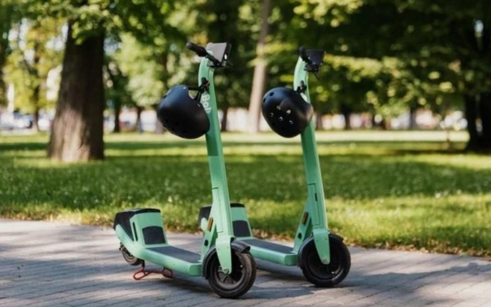 Monopattino elettrico senza casco, prime otto multe a Prato